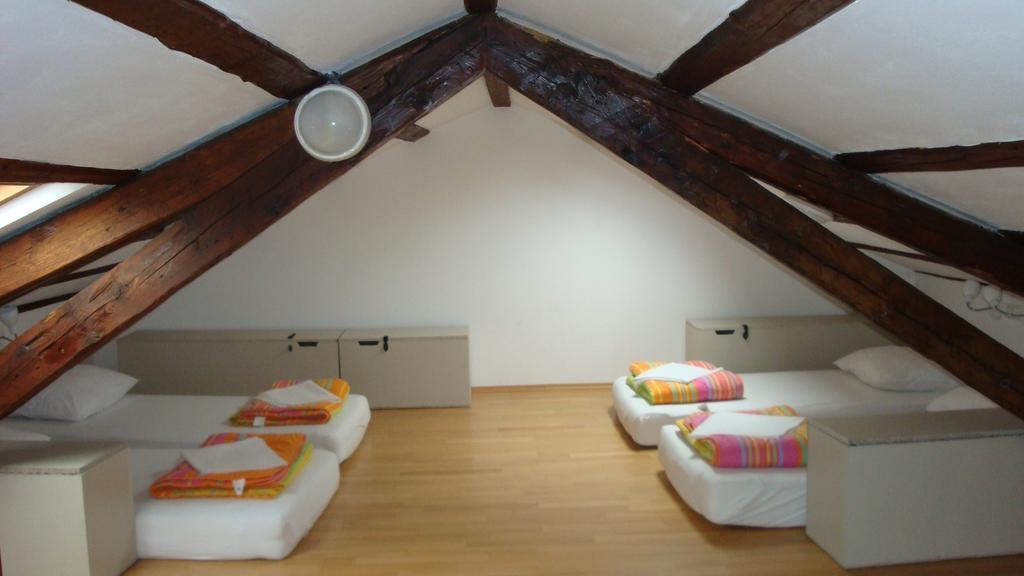 איזולה Hostel Alieti חדר תמונה