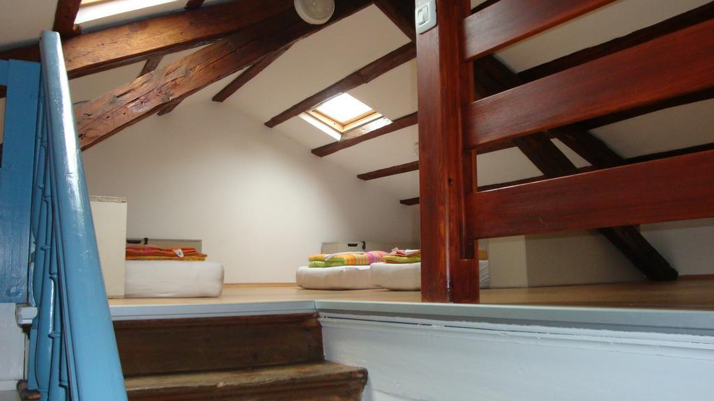 איזולה Hostel Alieti חדר תמונה